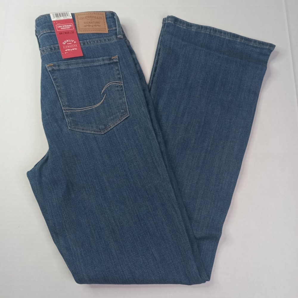 Levi Strauss Signature Mid Rise Bootcut Jeans Women's Size 6M 28x32 Blue